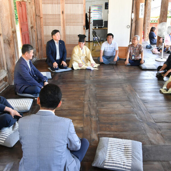 책상 위 유학, 도민의 삶 속으로… 경남도의회 연구회, 밀양서 현장 답사